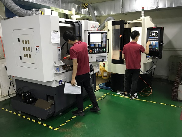 CNC machining process in YIZE MOULD