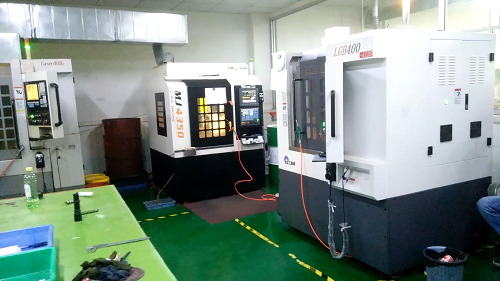 CNC machining center equipment in YIZE